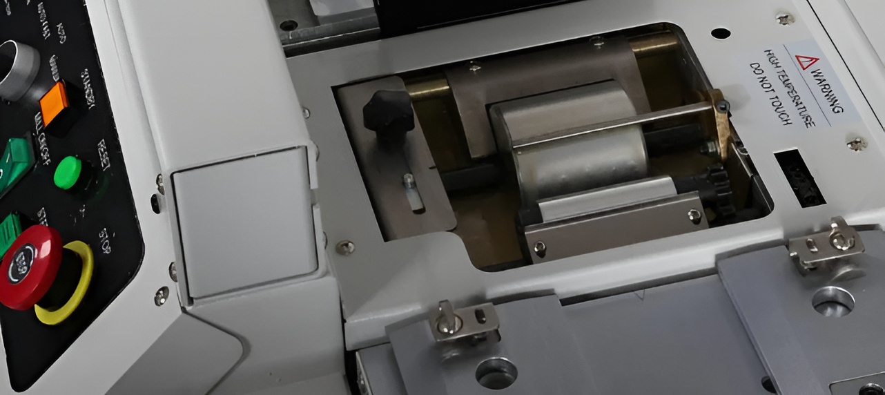 Ausjetech PB6000. Система двойной регулировки клея