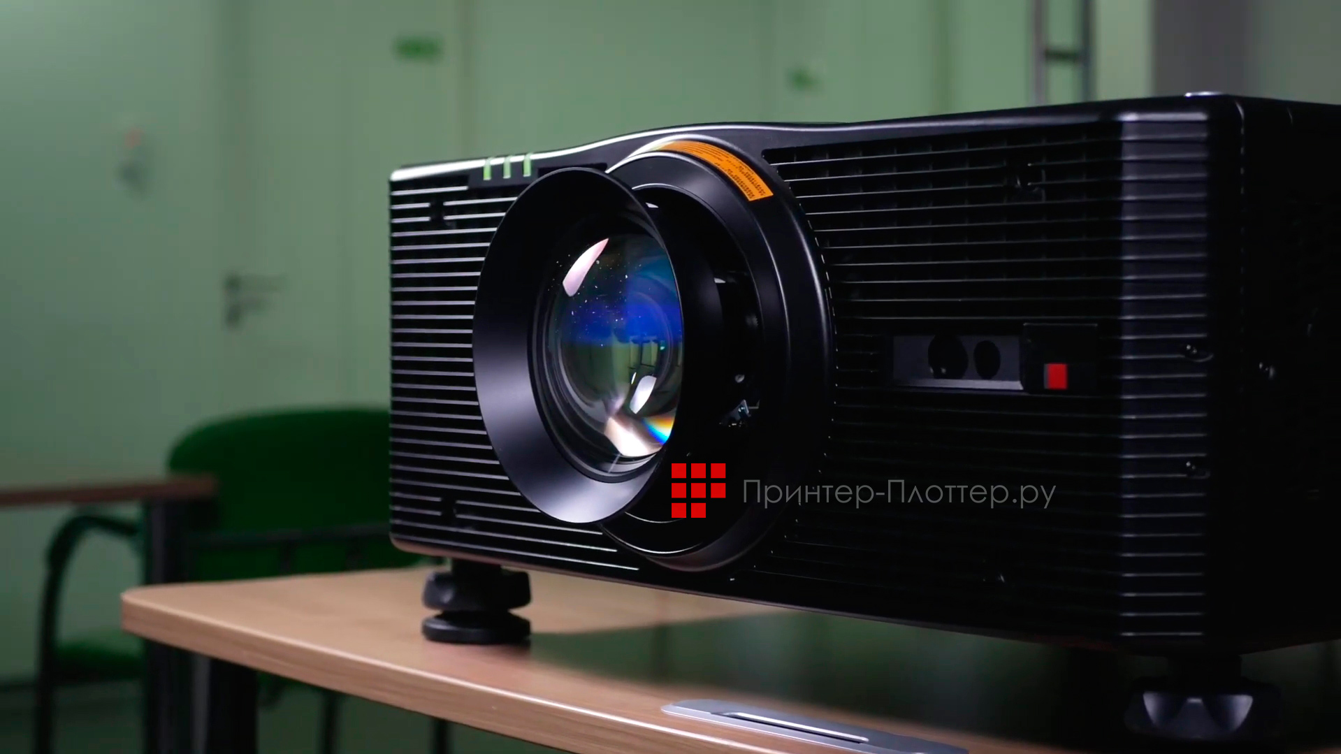 Barco G100 W19. Описание