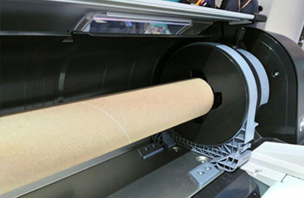 Epson SureColor SC-P10000. Загрузка бумаги