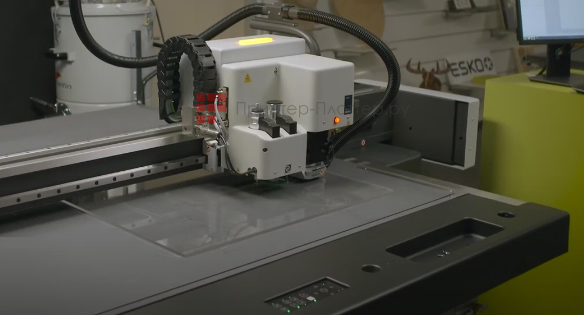 Esko Kongsberg X Edge 44. Смена инструментов