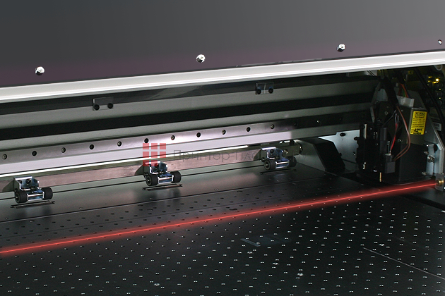 GCC JF-240UV. Автоматическая регулировка зазора печатающей головки