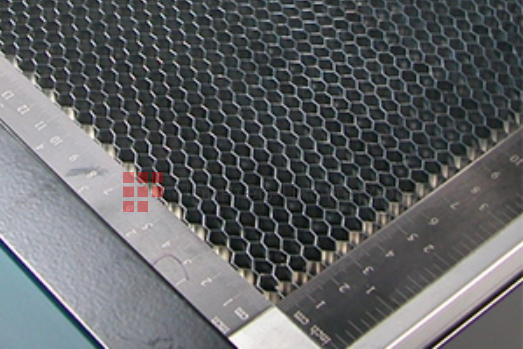 GCC LaserPro S400-120. Сотовый стол