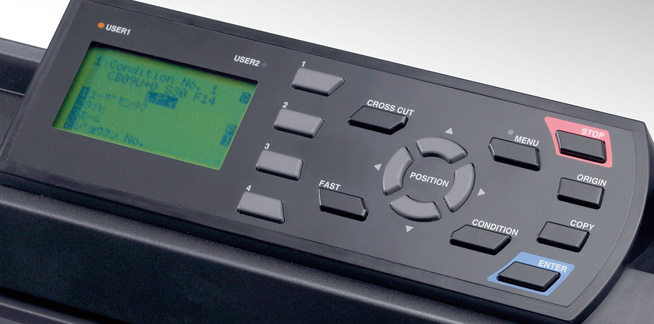 Graphtec FC8600-75. Большой информативный дисплей