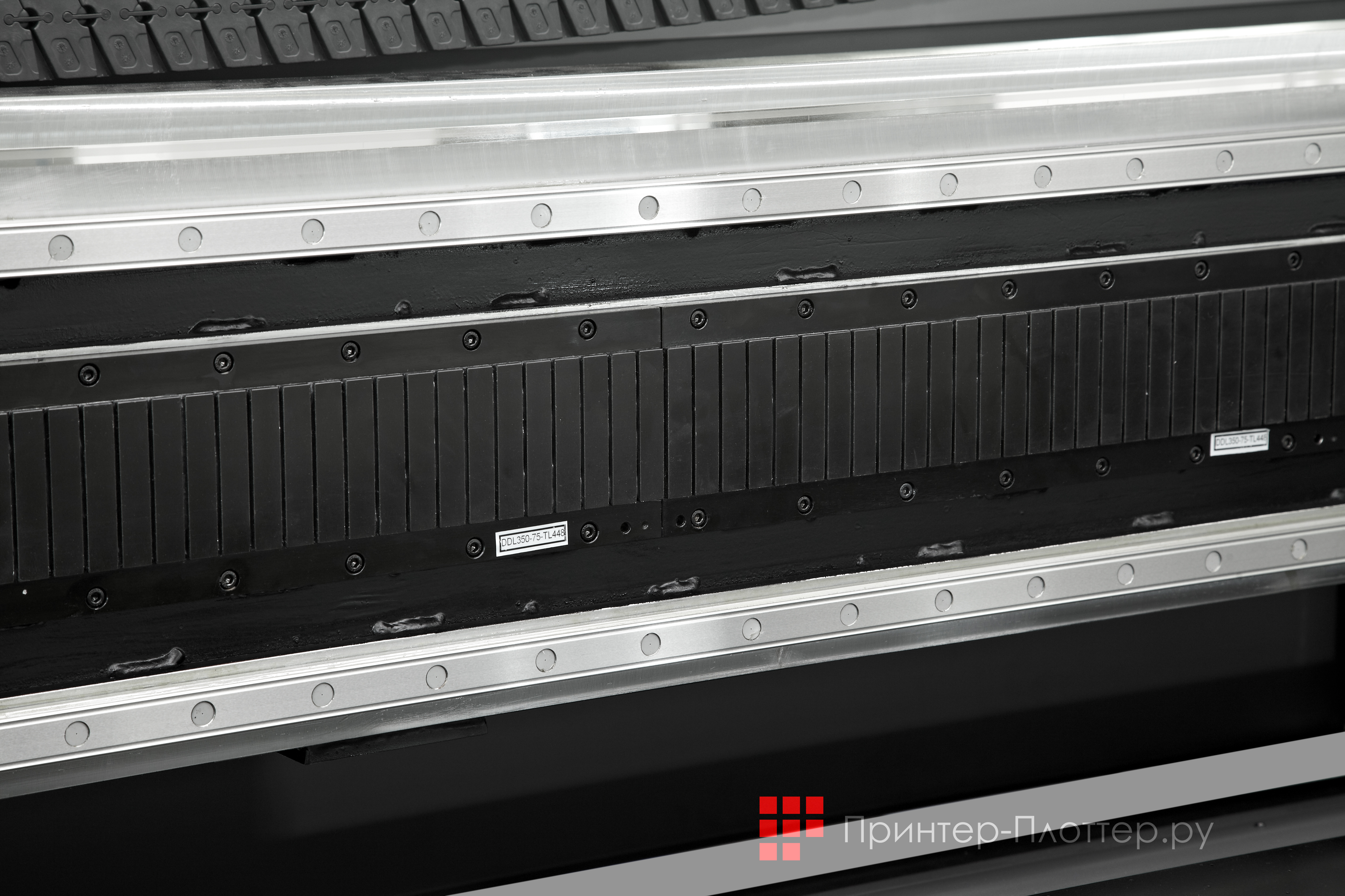 HandTop Roll-to-Roll HT5000UV K12 4H. Линейный двигатель