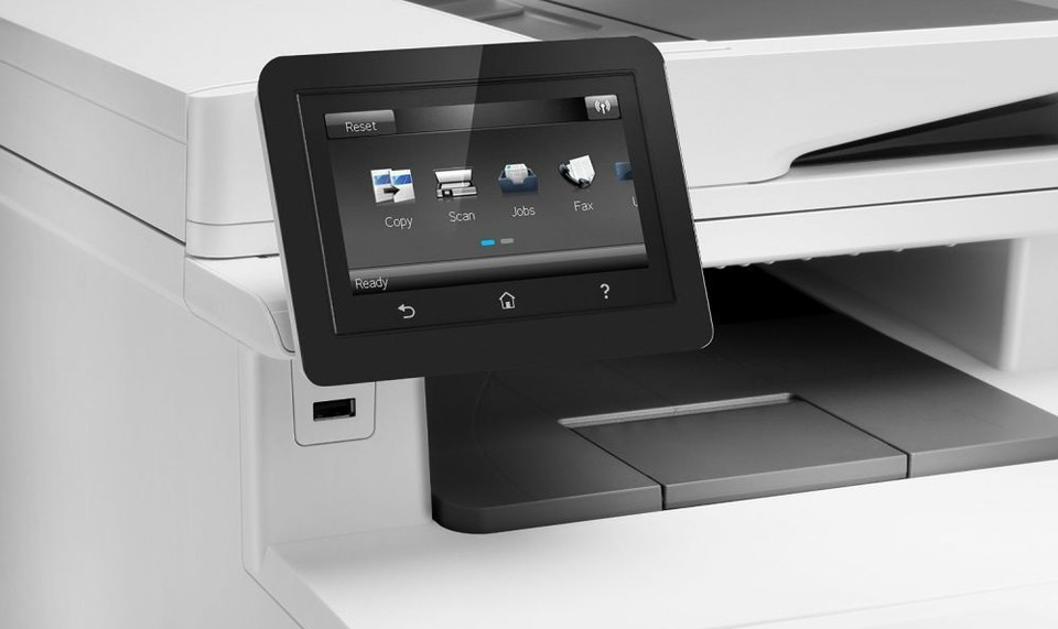 HP LaserJet Pro M477FDN. Сенсорный дисплей