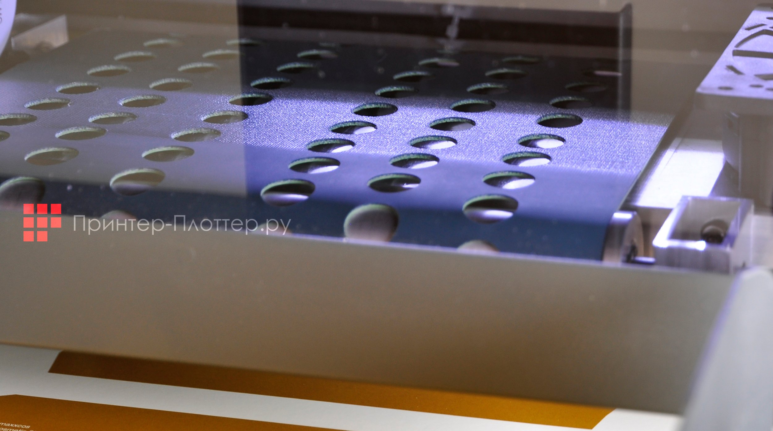 INTEC ColorCut SC6000. Лента подачи