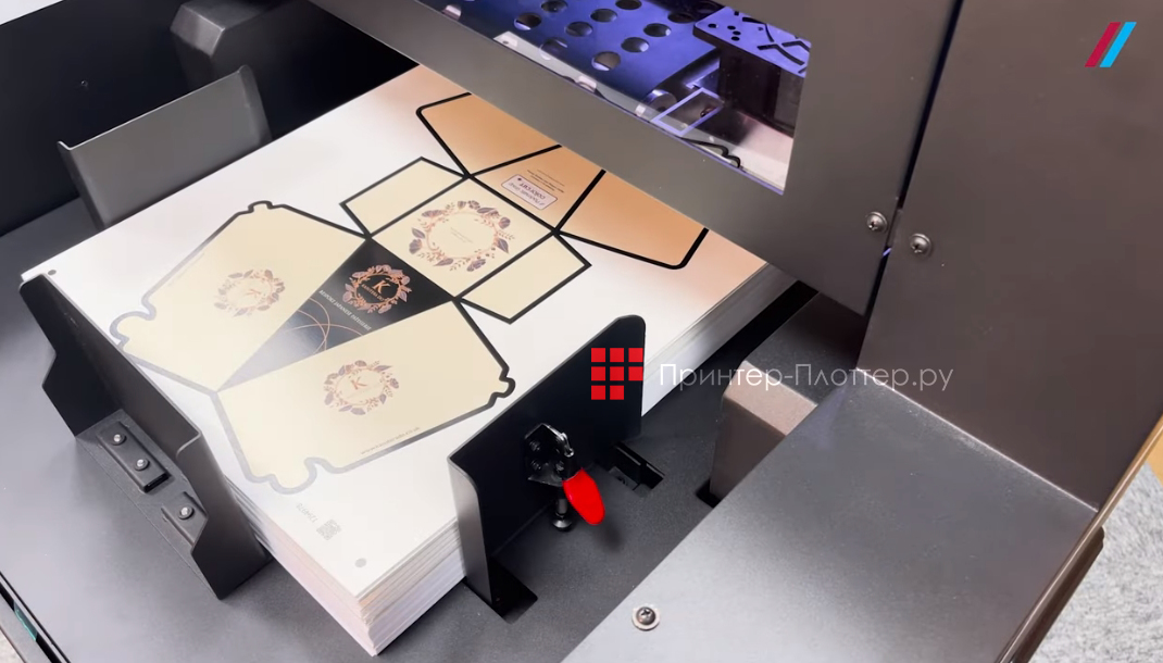 Intec ColorCut SC7000 Pro-T. Емкость автоподатчика