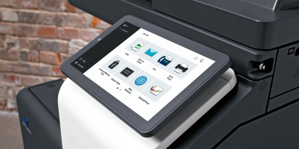 Konica Minolta bizhub C3300i. Большая сенсорная панель