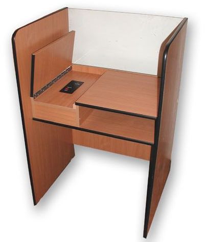 Lingua-Tronic с мебелью. Рабочее место ученика