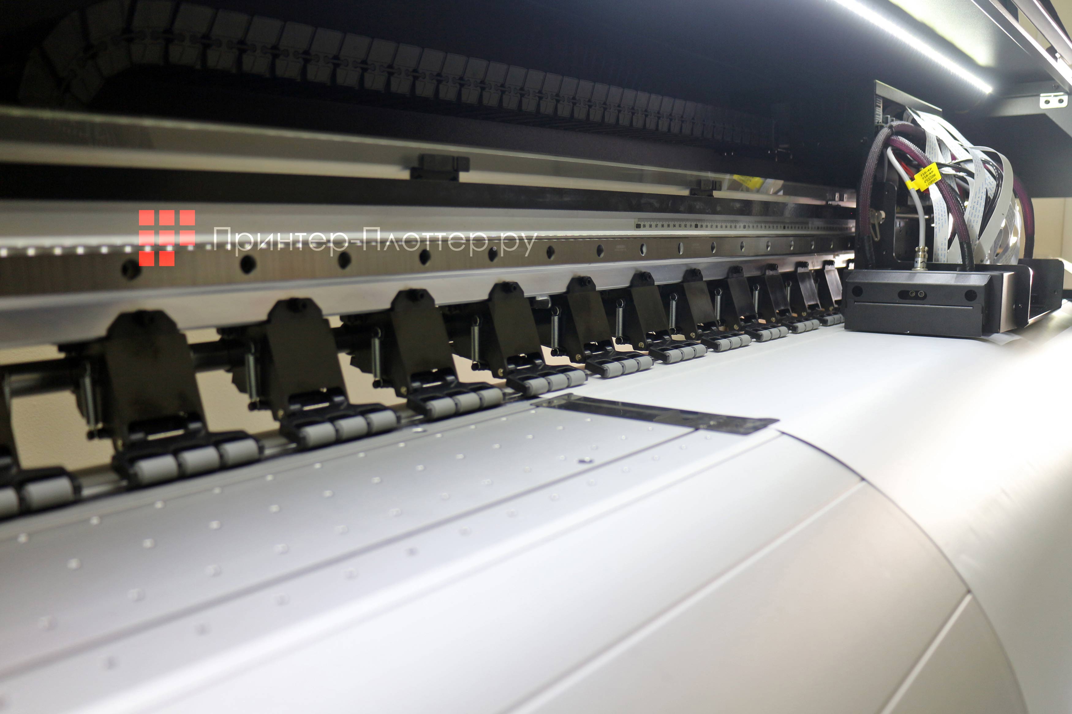 OSNUO OSN-2002B UV. Блок протяжки материала