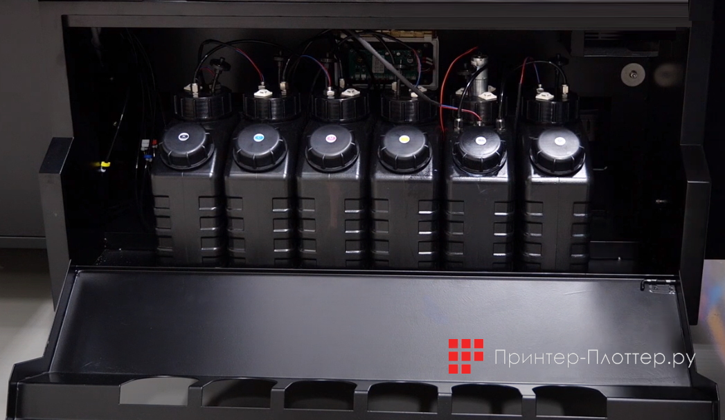 Roland VersaOBJECT EU-1000MF. Чернильные резервуары