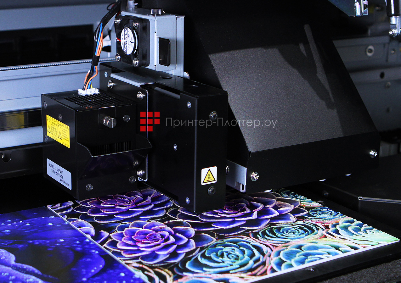 Roland VersaUV LEF2-300. Долговечные УФ-лампы