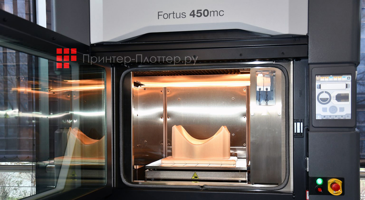 Stratasys Fortus 450mc. Камера большого размера для создания прототипов