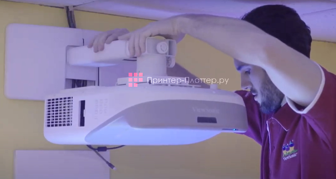 ViewSonic PX800HD. Регулируемое настенное крепление
