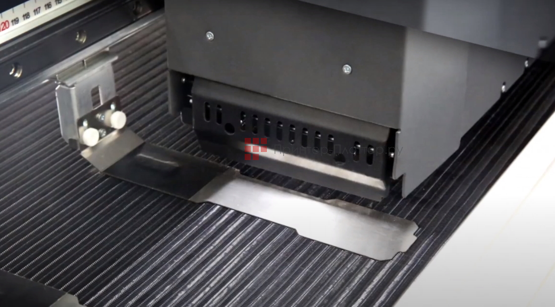 XENONS R2000 UV. Точная конвейерная система