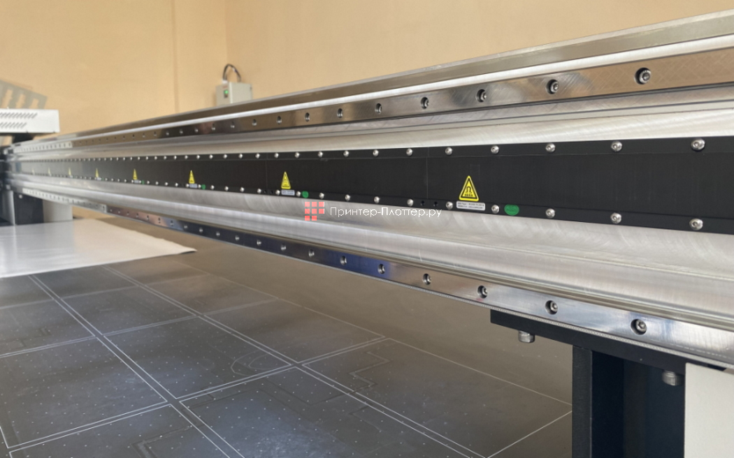 Yotta Hybrid YD-H3200 KJ. Усиленная направляющая