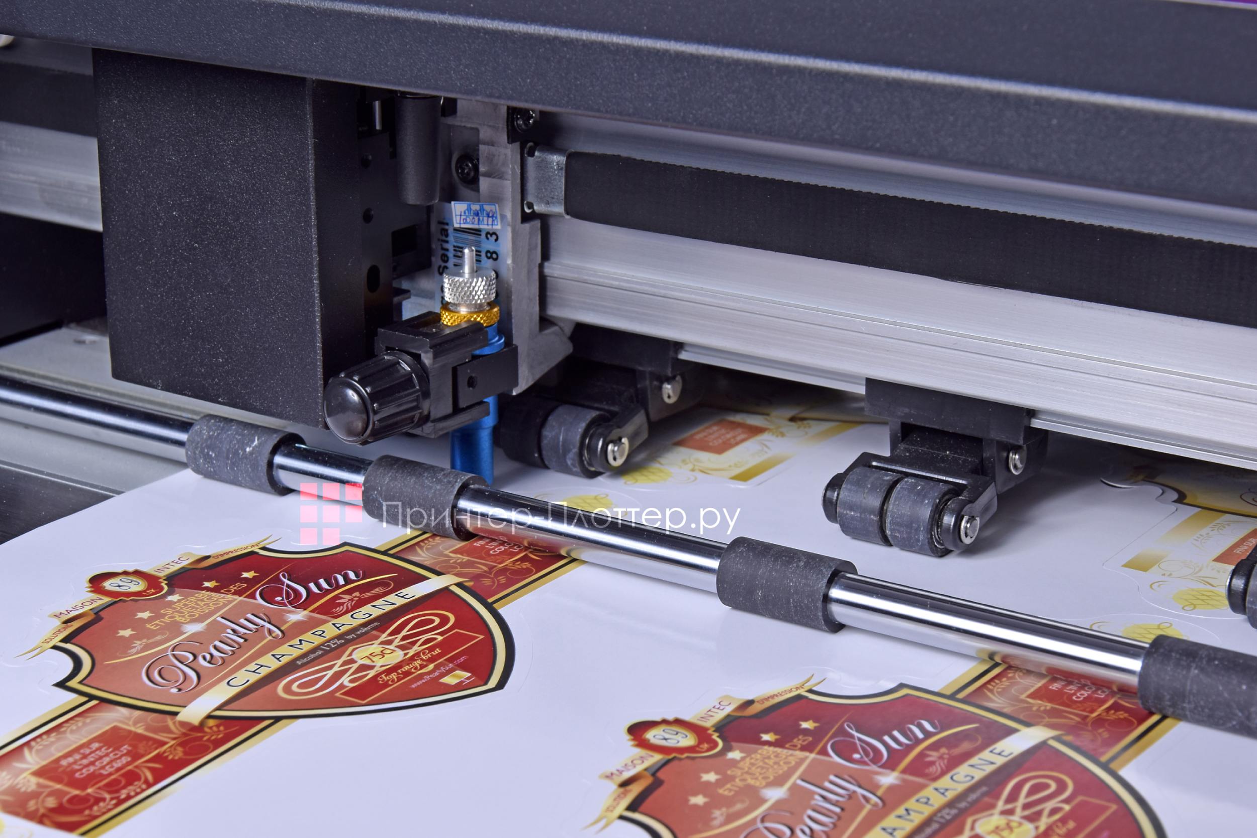 INTEC ColorCut LC600 PRO. Система подачи Dual Grip