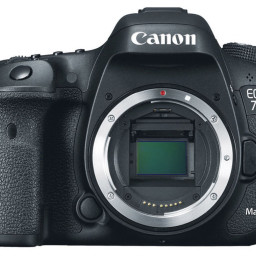 Фотоаппарат Canon EOS 7D Mark II Body W-E1 Wi-Fi Adapter