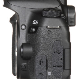 Фотоаппарат Canon EOS 77D Body