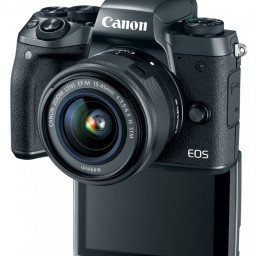 Фотоаппарат Canon EOS M5 15–45 IS STM