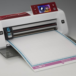 Режущий плоттер Brother CM700 ScanNCut