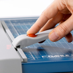 Резак Dahle 446 (с подставкой)