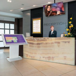 Дисплей Sharp PN-R706