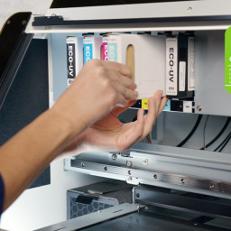 Планшетный УФ-принтер Roland VersaSTUDIO BD-8