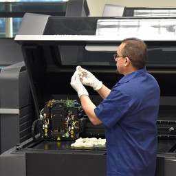 3D-принтер Stratasys J700 Dental