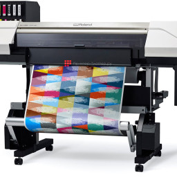 Рулонный УФ-плоттер-каттер Roland VersaUV LEC2-330