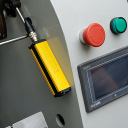 Ниткошвейная машина Sunfung SF-3400DP