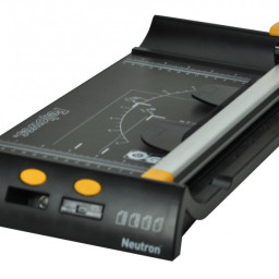 Резак Fellowes Neutron A4