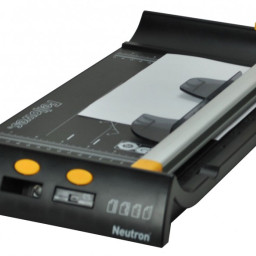 Резак Fellowes Neutron A4